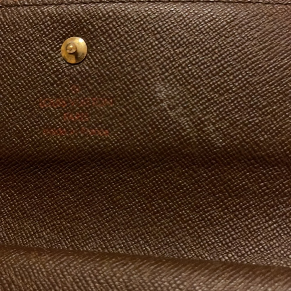 1361 Louis Vuitton Brown Damier Long Wallet - Picture 6 of 16